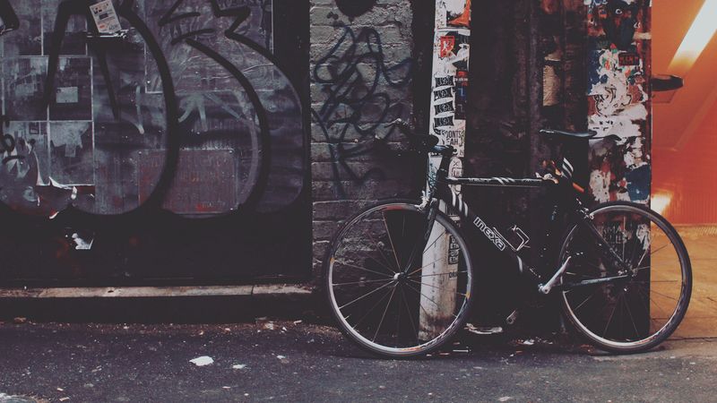 bicycle, yard, graffiti, 4k