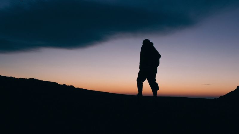 silhouette, man, night, freedom, sky, clouds, 4k