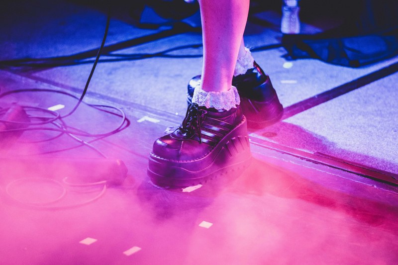 shoes legs woman and female 4k