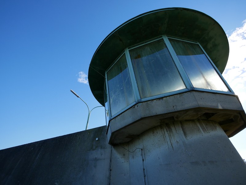 surveillance light mirador and window 4k