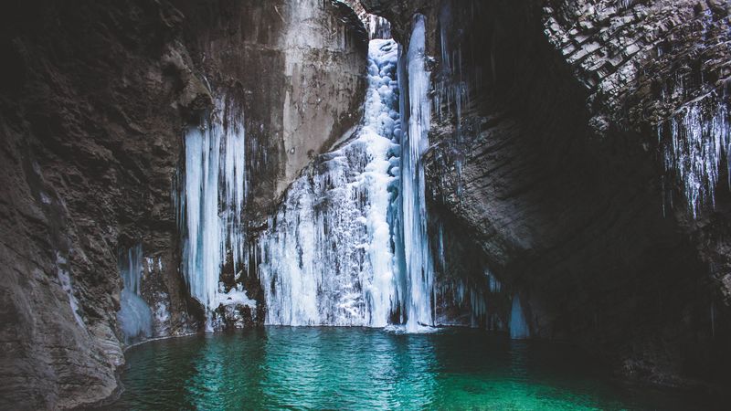 waterfall, lake, mountain, 4k