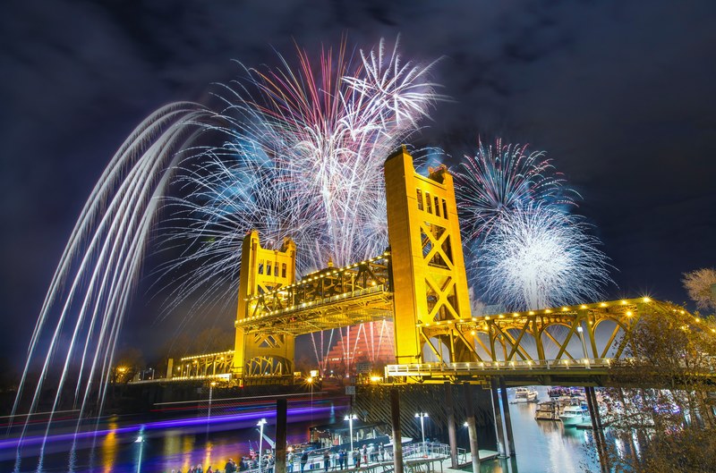 tower bridge fireworks sacramento california 4k