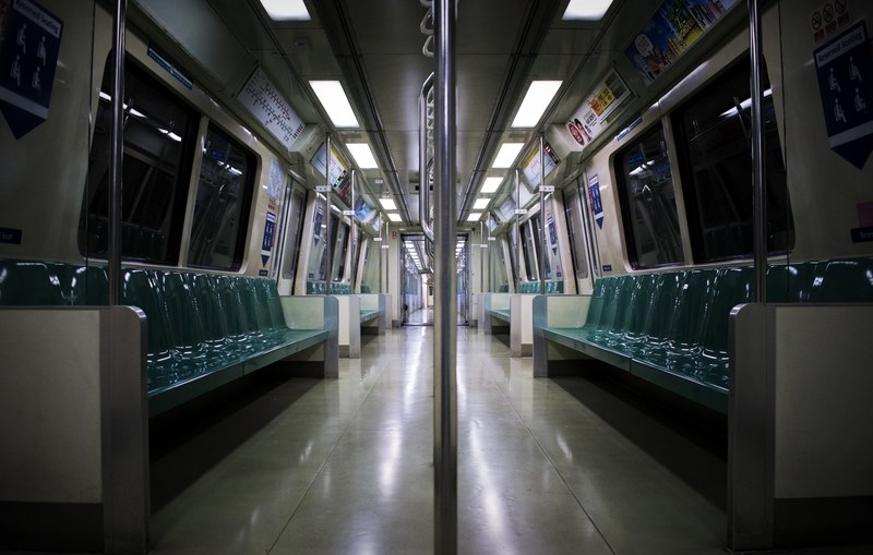 transport public empty and metro 4k