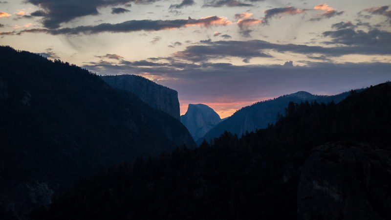 distant view of yosemite valley in the evening, yosemite valley in shadows 4k