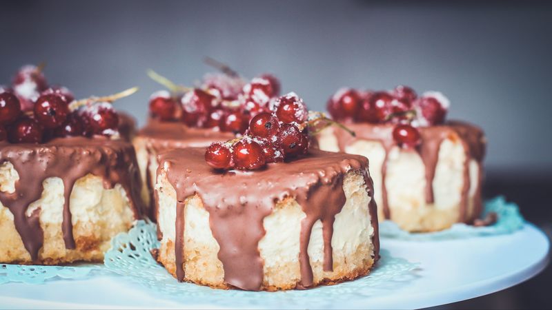 cake, glaze, currants, 4k