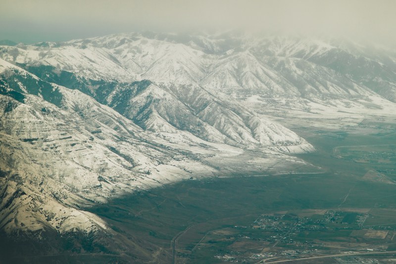 snow covered mountains near the salt lake city airport, salt lake city mountains 4k