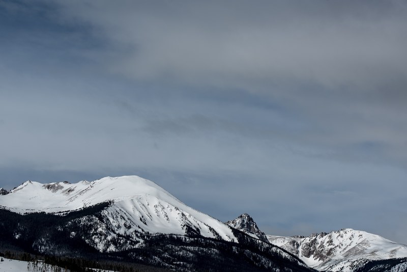 icy mountaintops with cloudy skies behind, icy mountains 4k