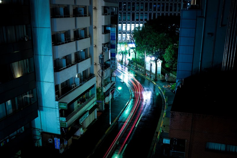a look at traffic light trails at night on a busy akasaka street, akasaka traffic after dark 4k