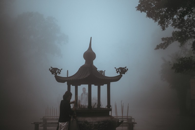incense and worship 4k