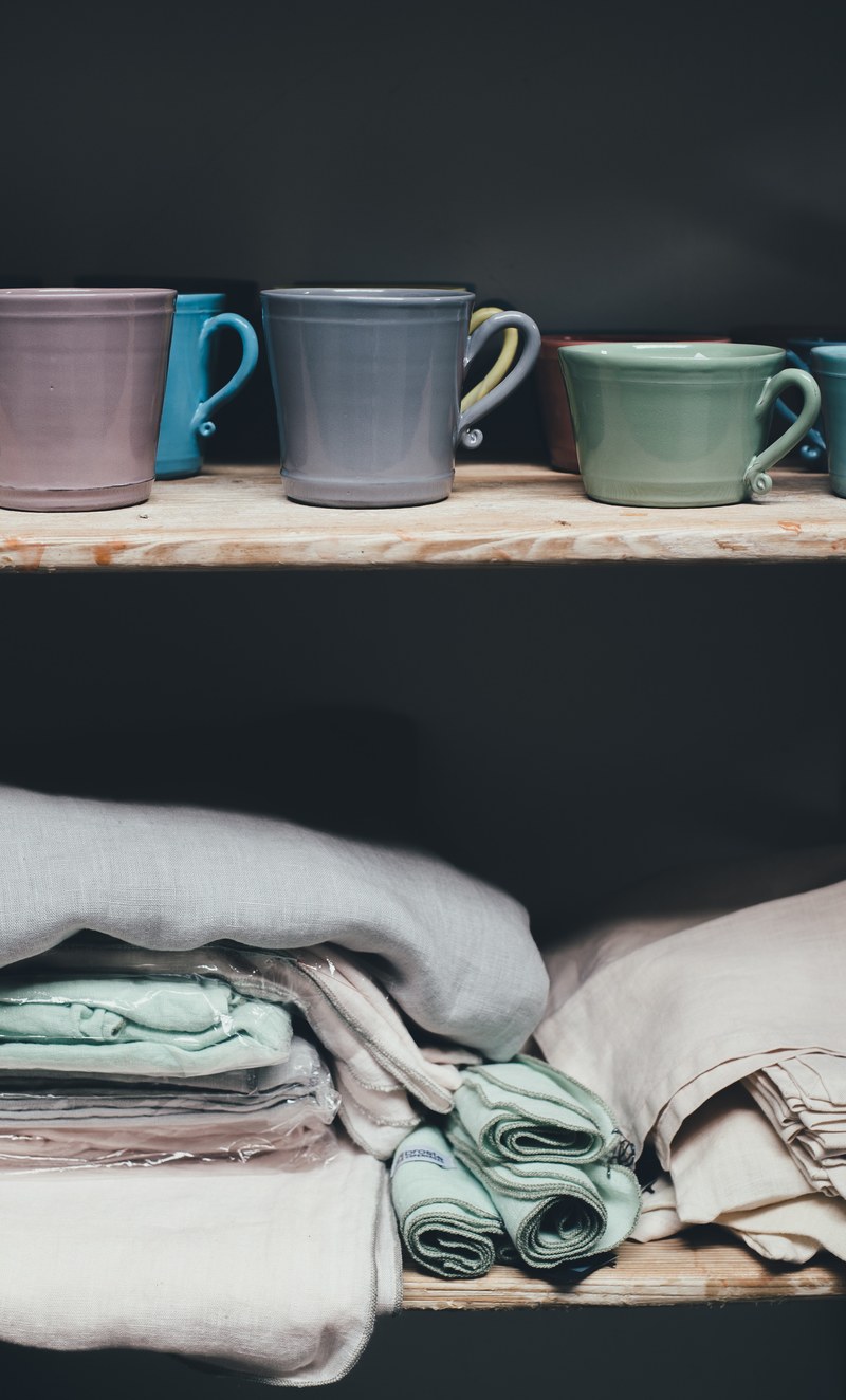 cups and blankets 4k