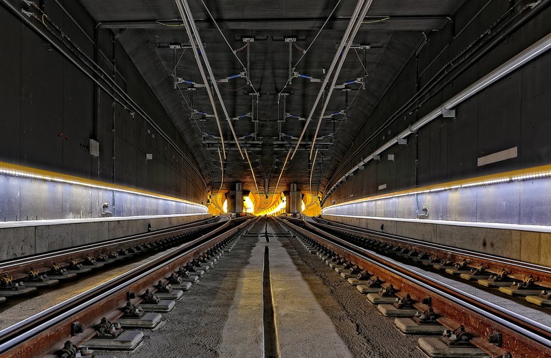 the light at the end of the tunnel 4k