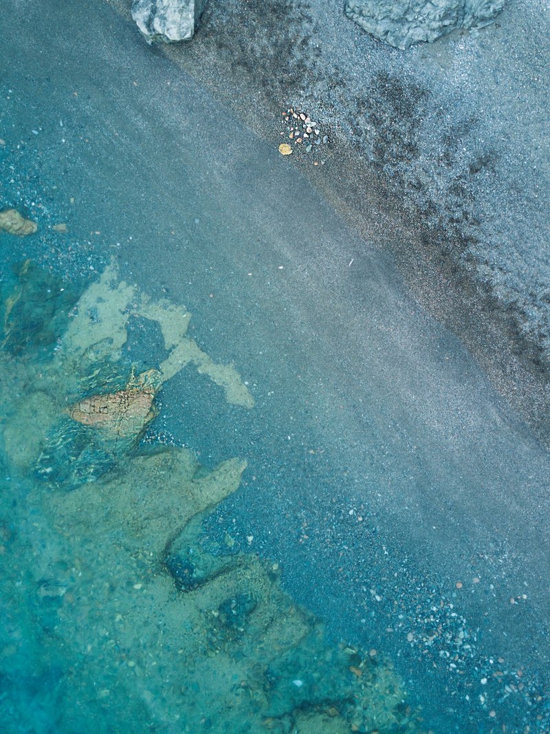 into the blue 4k