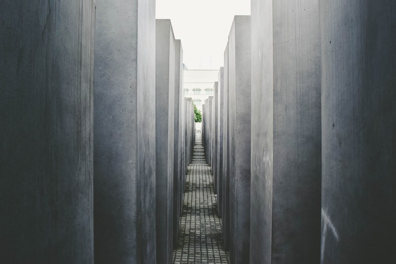the narrow hallway leading through a piece of berlin architecture, narrow architecture in berlin 4k