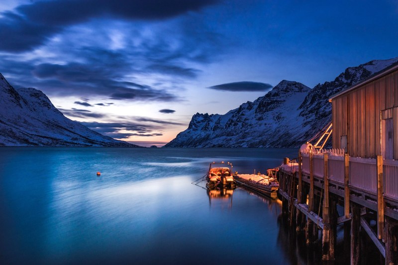 lake water pier and jetty 4k