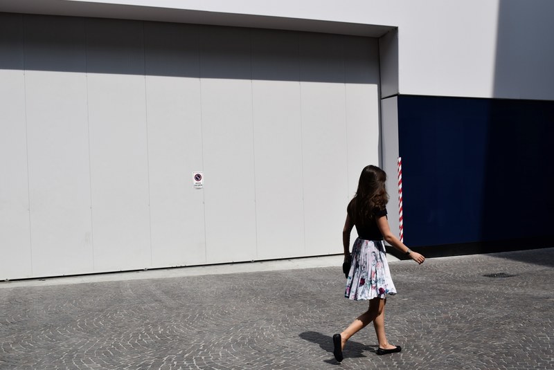 urban street life girl and minimalism 4k