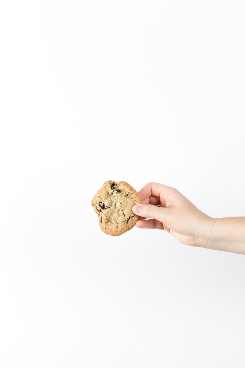 cookie food chocolate chip and hand hd, 4k