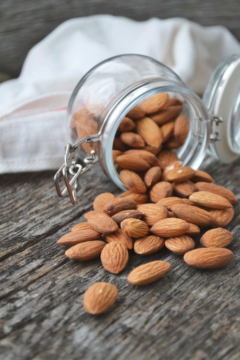 fresh almond 4k