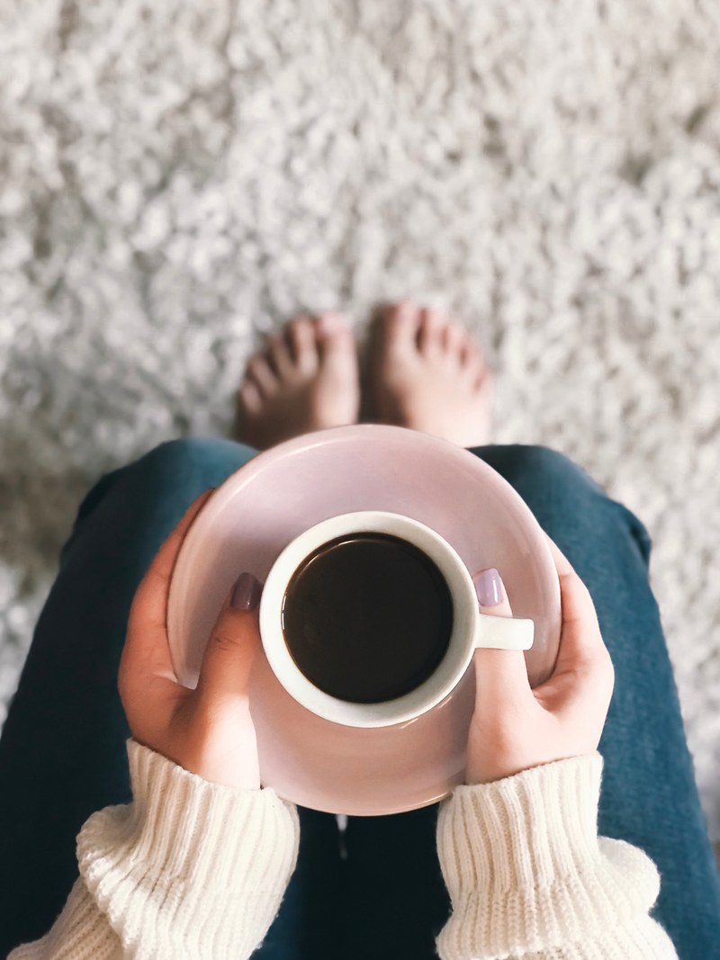 hand holding cup and saucer hd, 4k