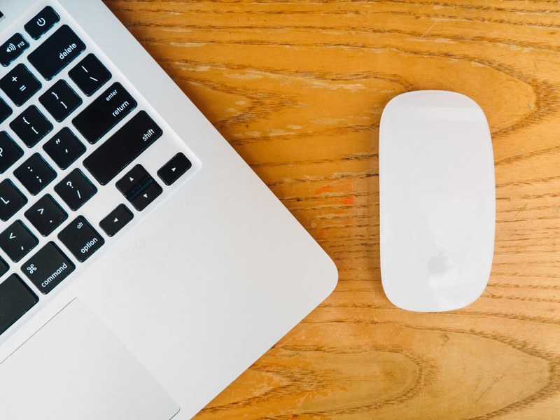 apple desk keyboard and mouse 4k