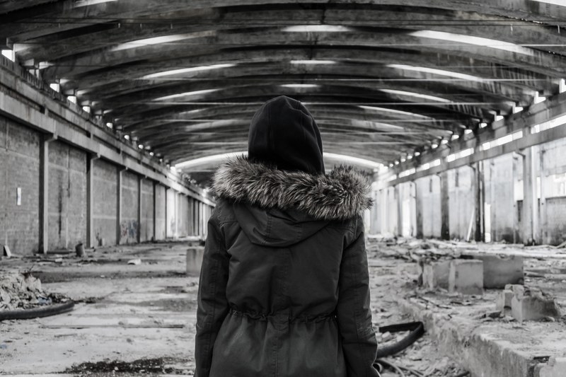 the back of a person wearing a jacket with a fake fur hood, _fake fur jacket hood 4k