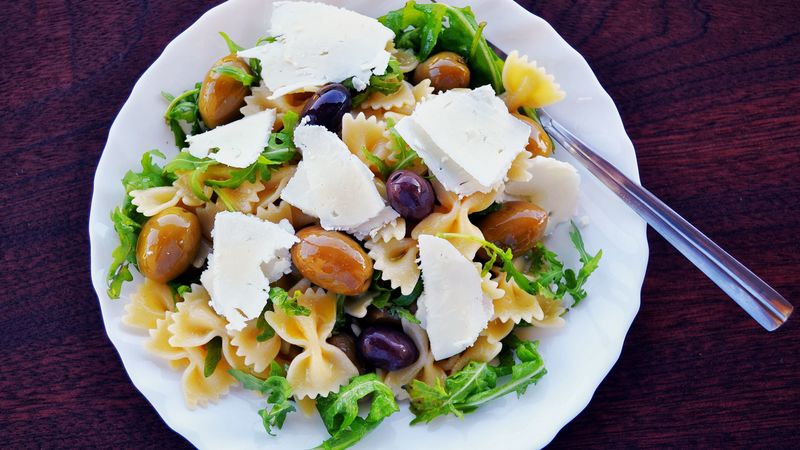farfalle, olives, cheese, arugula, lettuce, 4k