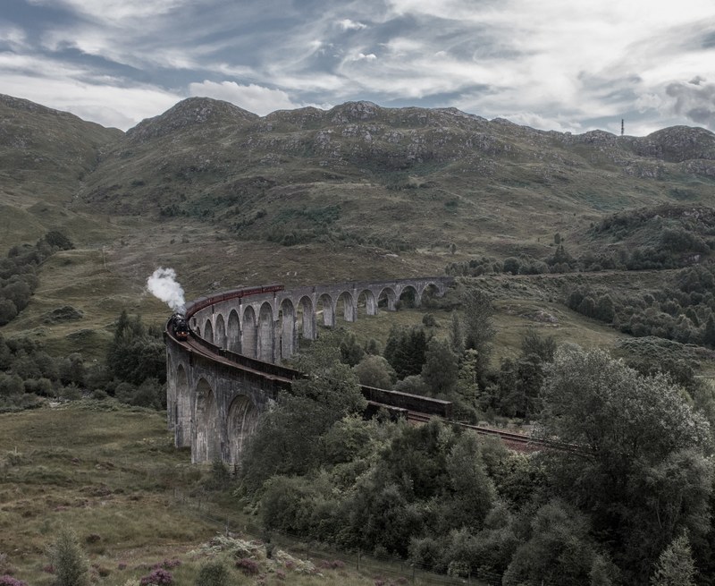 steam train in the highlands 4k