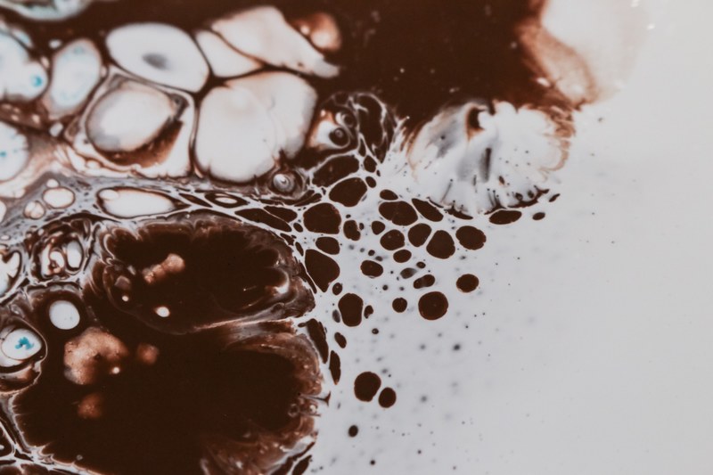 liquid cells brown and white 4k
