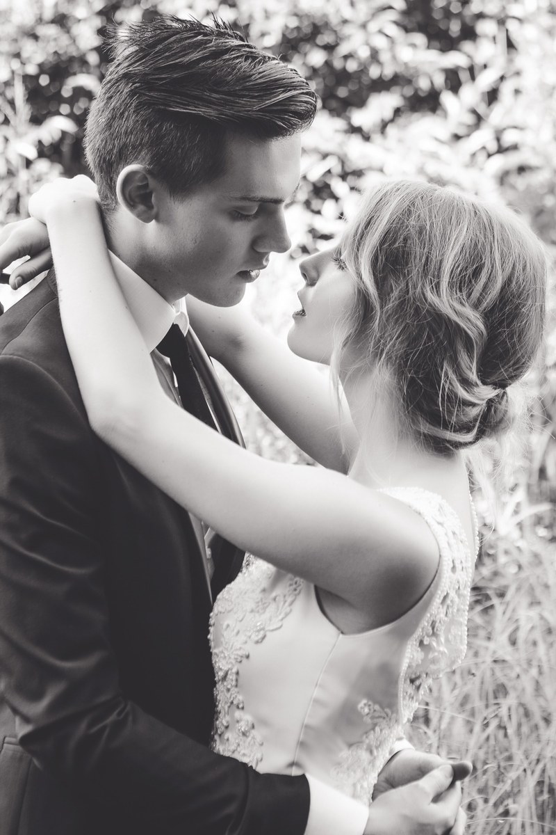 a bride and groom hugging and about to kiss, _bride groom embracing 4k