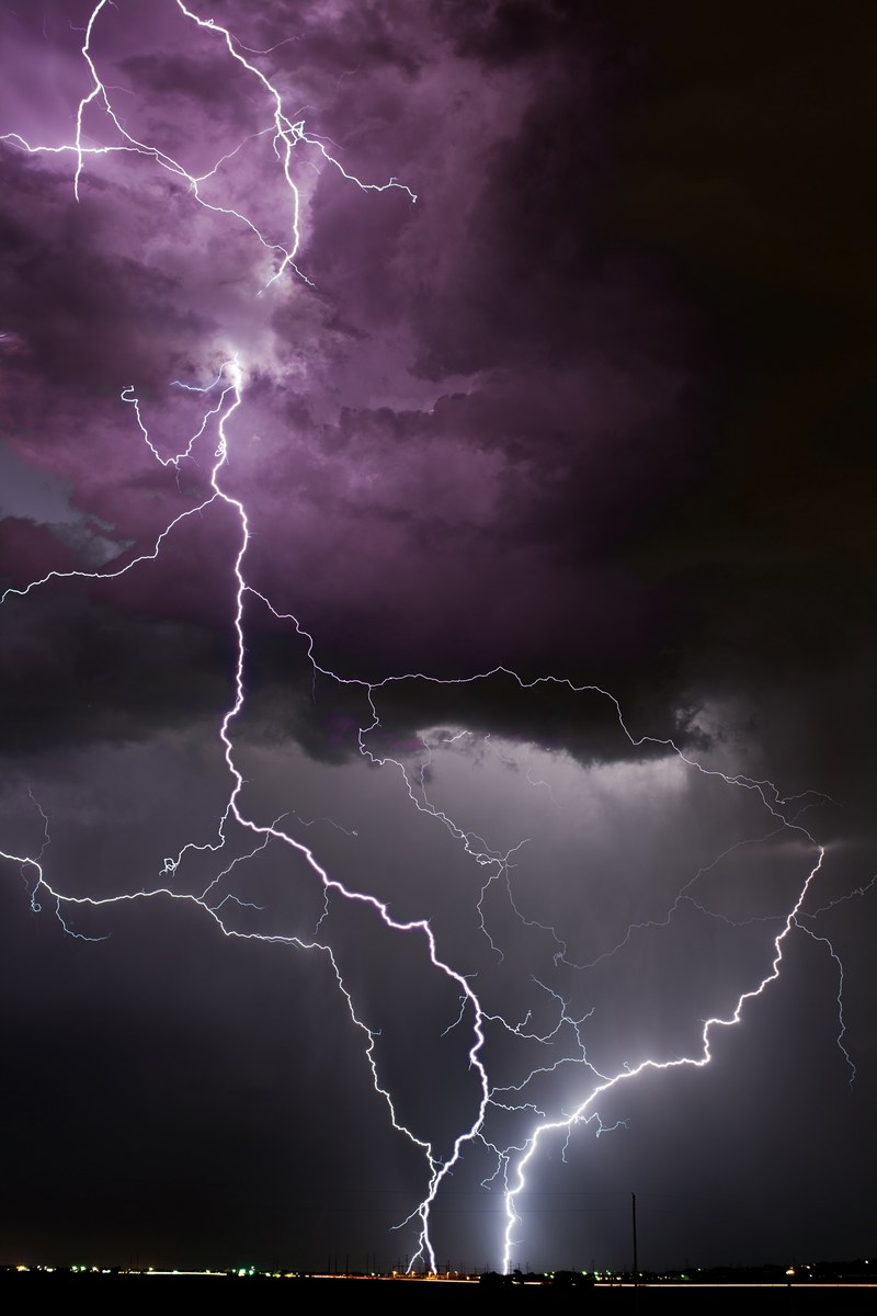 lightning from the east 4k