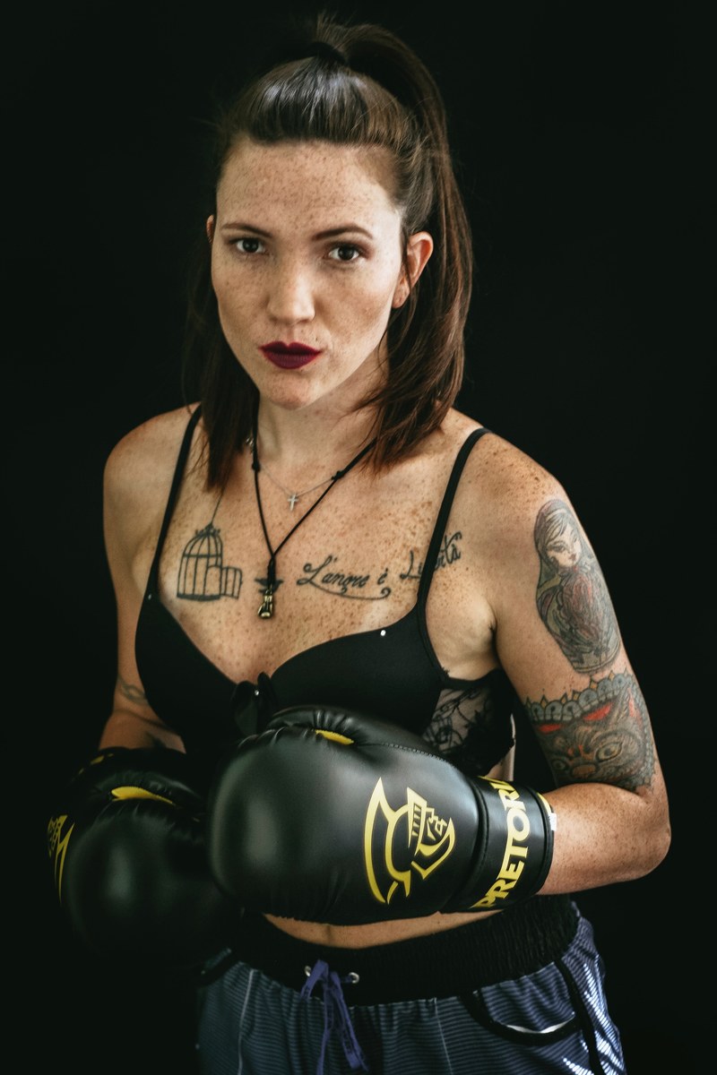 a tattooed female fighter, _female fighter 4k