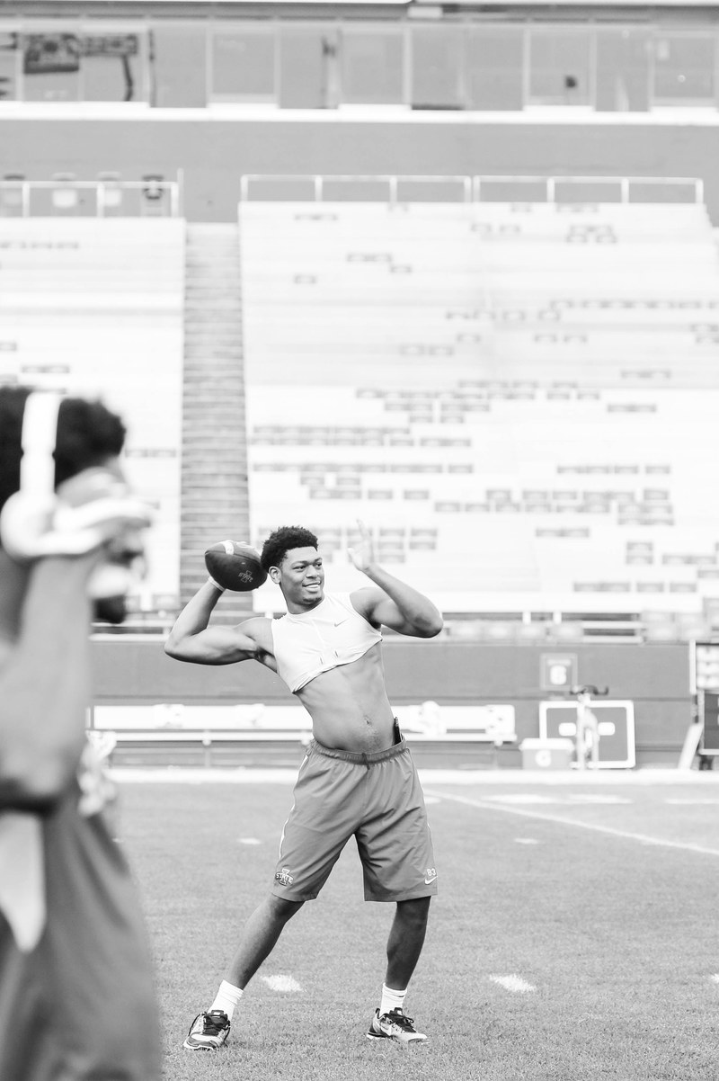 sports photographer pre game player and football hd, 4k