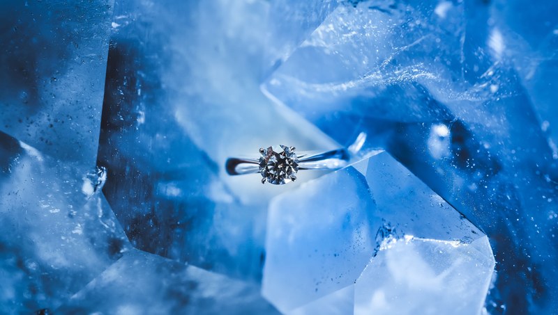 crystal ring glass and diamond 4k