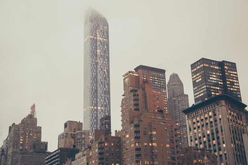 the skyline of a city with urban skyscrapers, _city skyline urban skyscrapers 4k