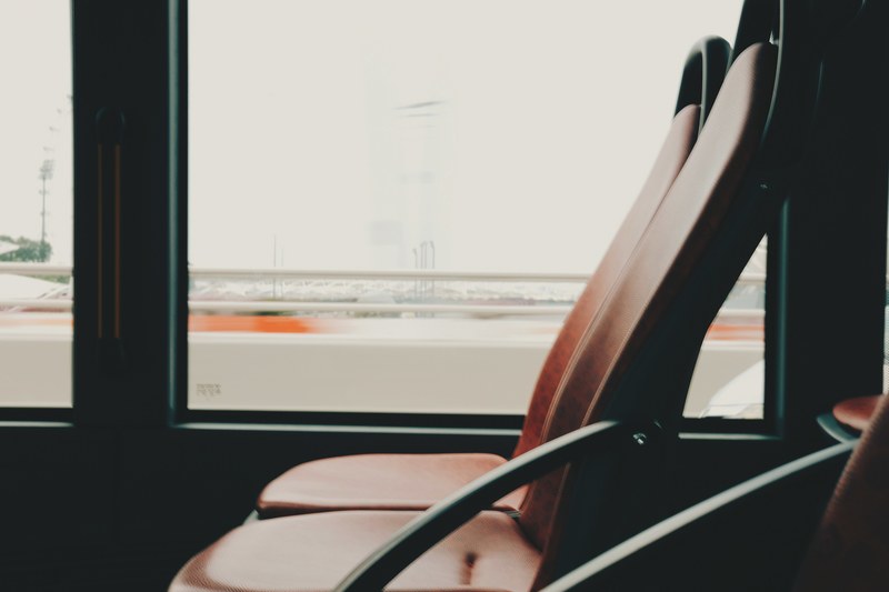 muted white alone and vibe 4k