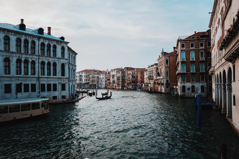 city water canal and gondola 4k