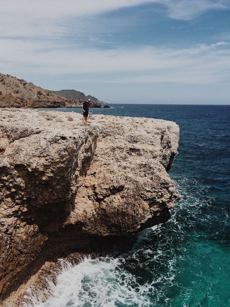 cliffside on a friday afternoon 4k