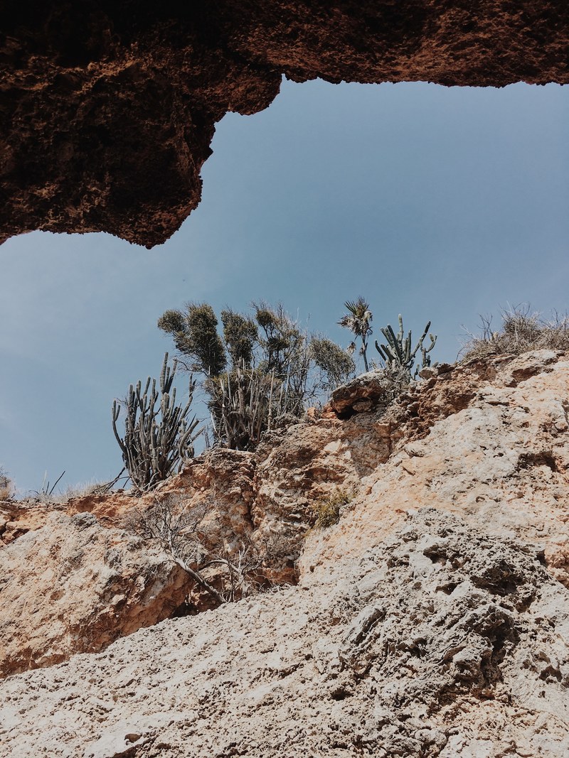 desert from below 4k