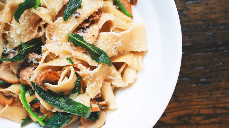 noodles, sauce, cheese, vegetables, 4k