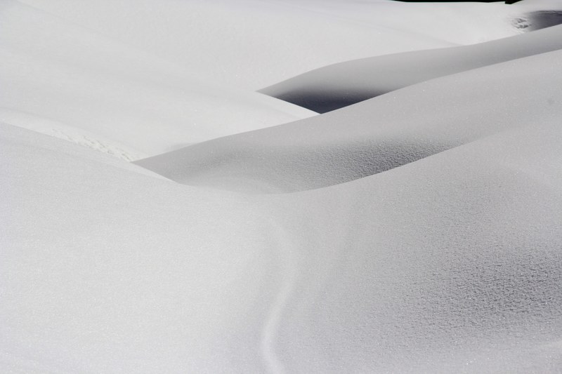small mountain slopes covered in white snow, _snow 4k
