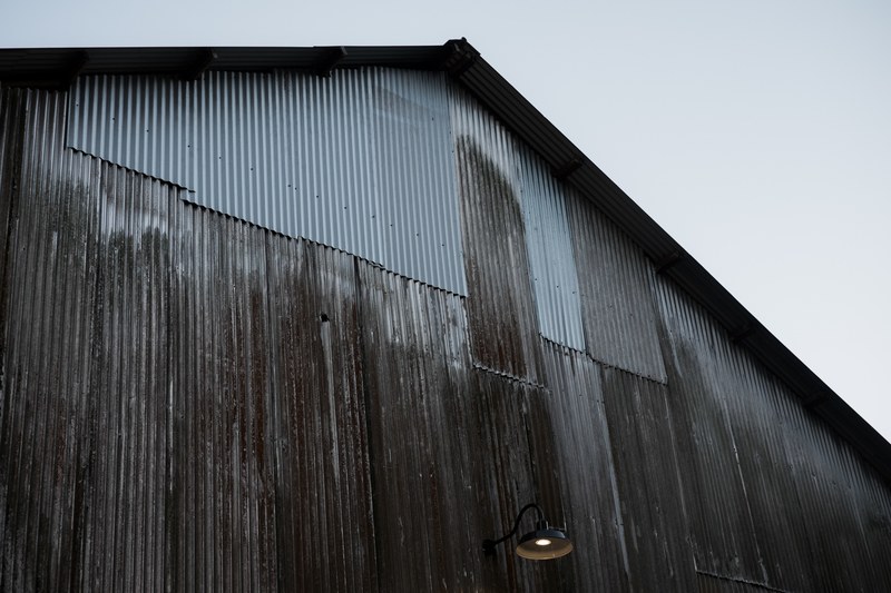 barn rusty building and farm building 4k