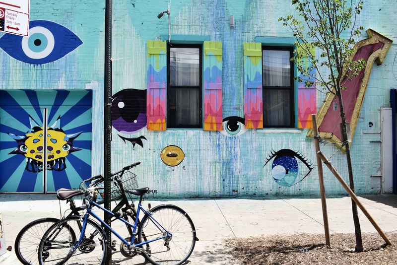 eyes painted on a building wall, _eyes graffiti 4k
