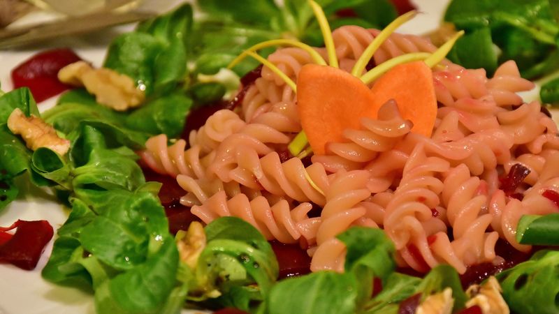 pasta, spirals, sauce, salad, dinner, 4k