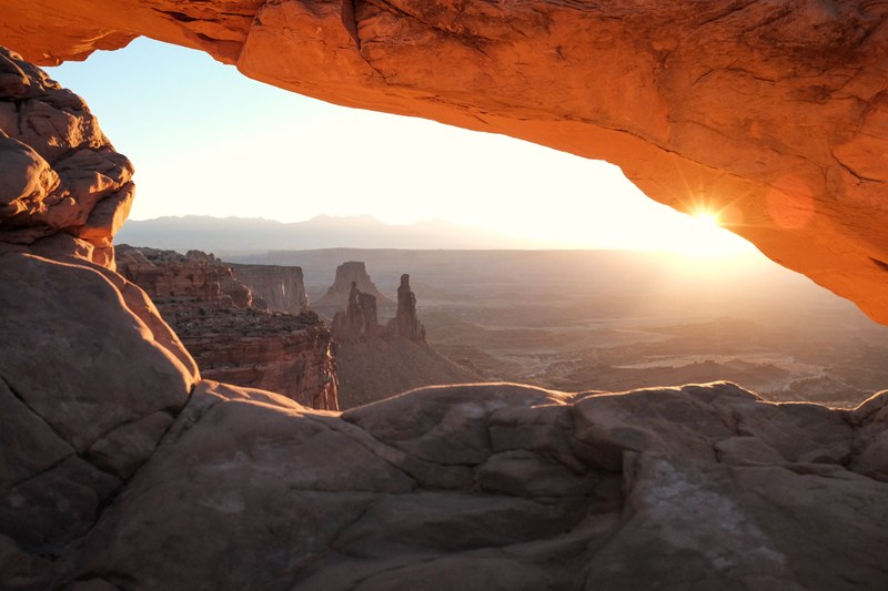mountain hole horizon and rock formation 4k