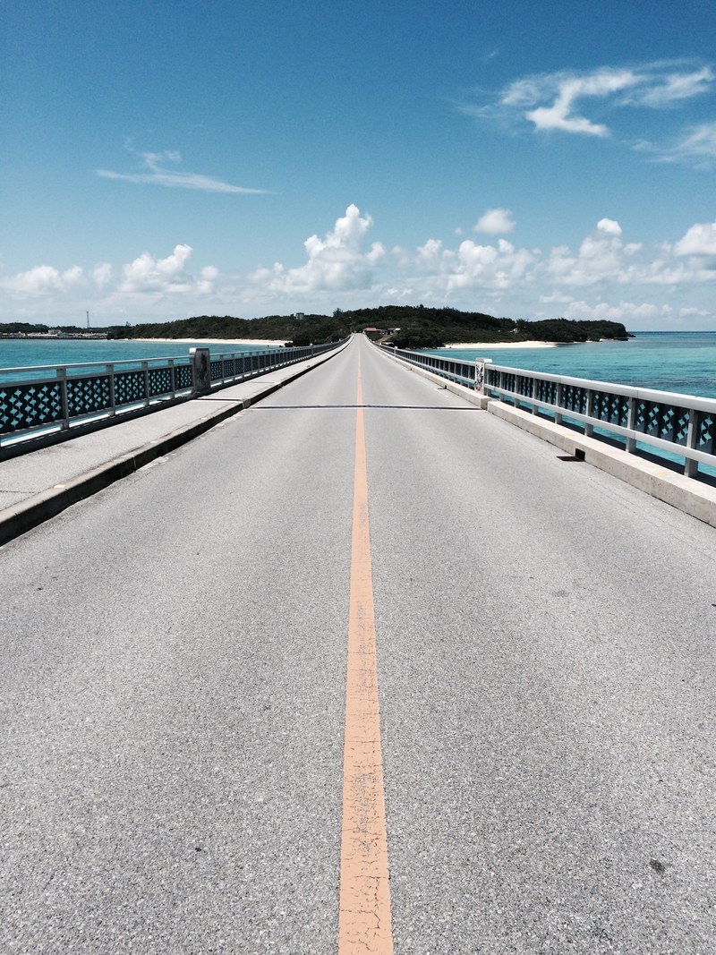 bridge cloud road and yellow line hd, 4k