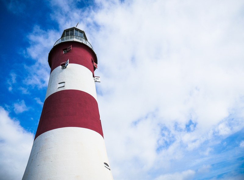 a lighthouse painted in red and white stripes, smeatons tower plymouth 4k