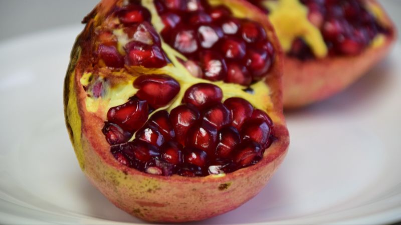 pomegranate, fruit, berries, ripe, close-up, 4k