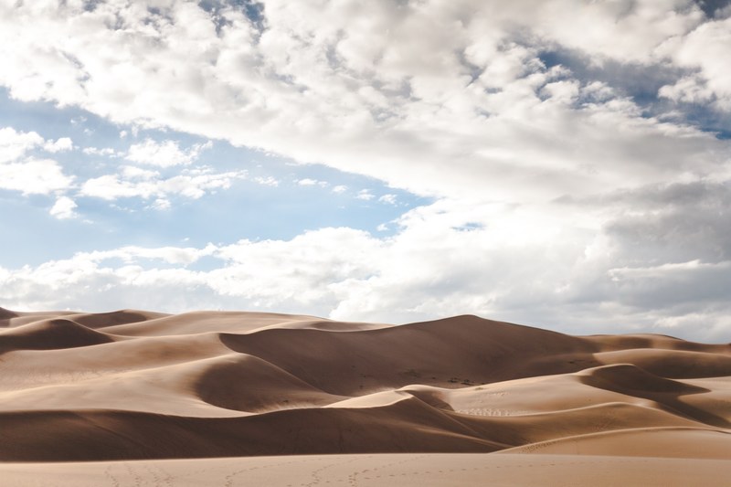rolling desert sand dunes on a sunny day in new mexico, desert dunes in new mexico 4k