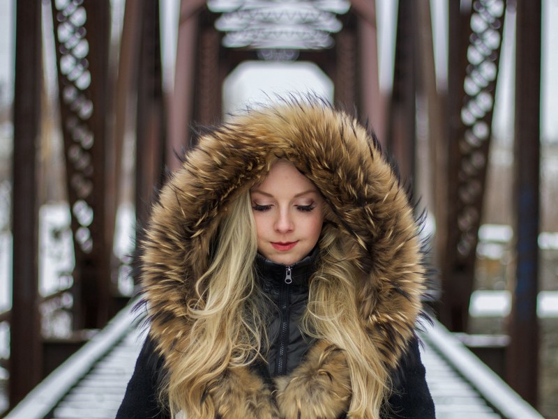 fur coat clothing fur and blond 4k
