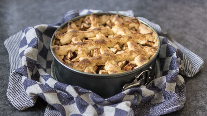 apple pie, baking, shape, towel, 4k