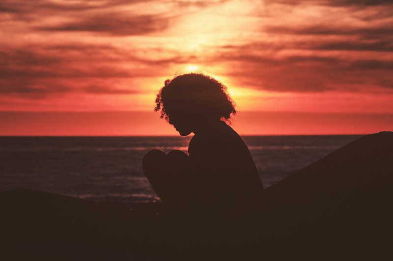 silhouette sunset profile and horizon 4k